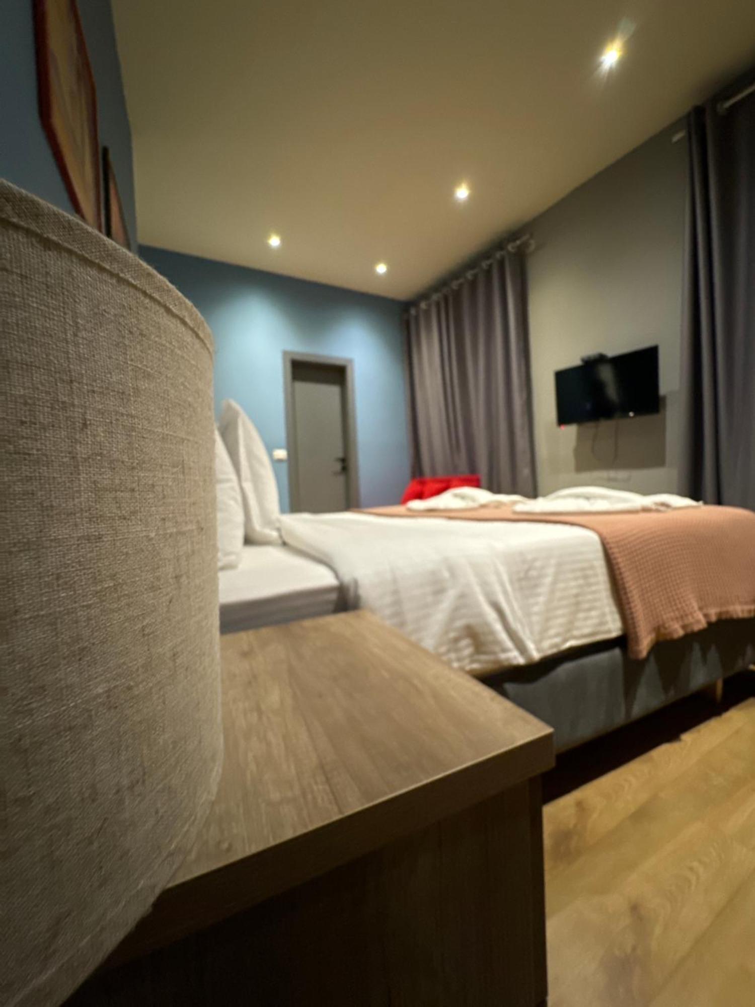 Hotel Tirona 티라나 외부 사진