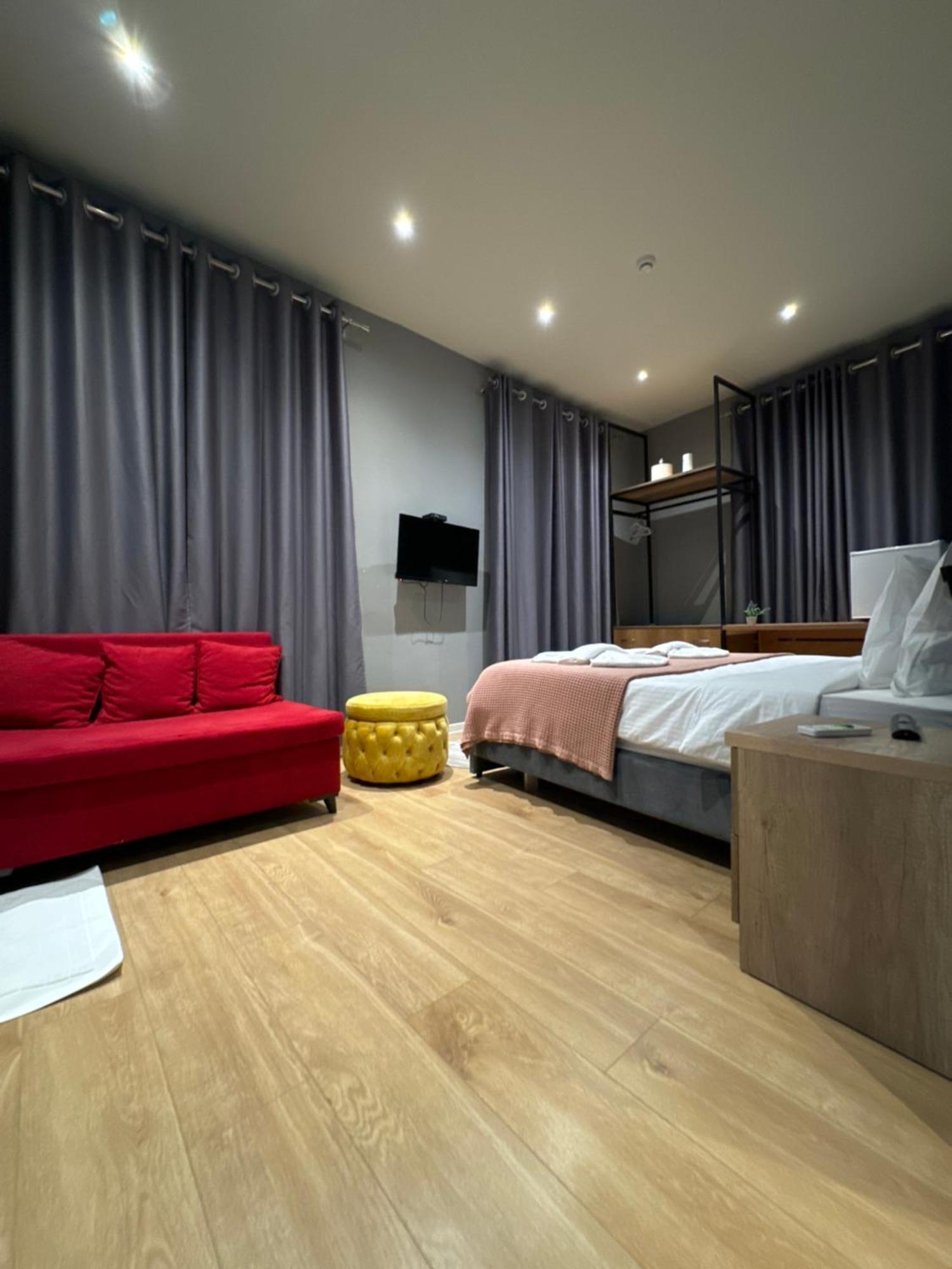 Hotel Tirona 티라나 외부 사진