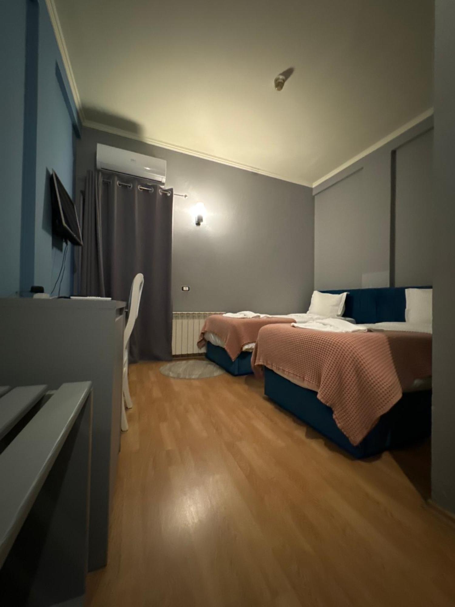 Hotel Tirona 티라나 외부 사진