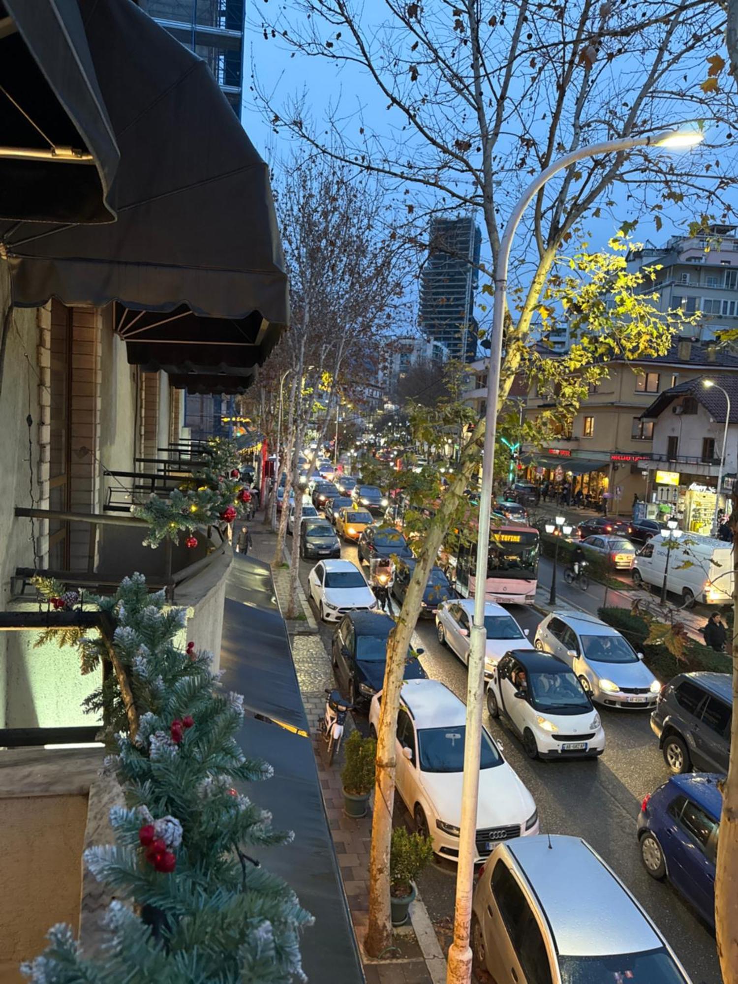 Hotel Tirona 티라나 외부 사진
