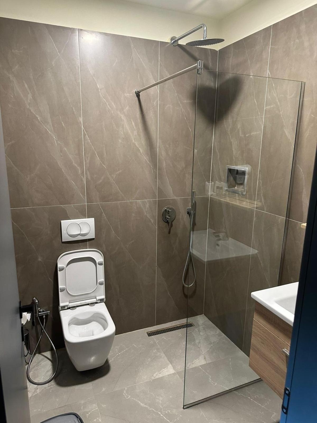 Hotel Tirona 티라나 외부 사진